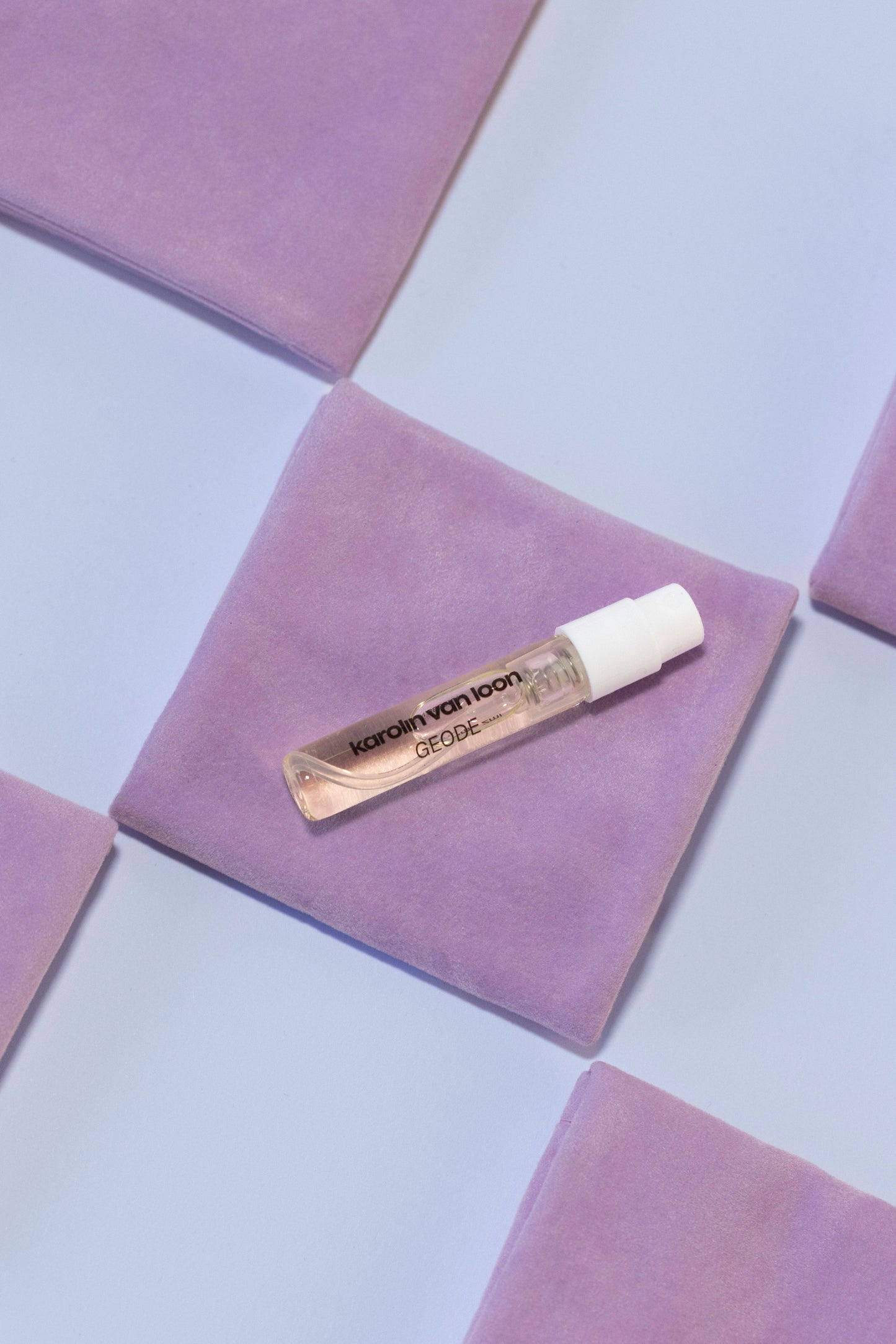Travel pouch + sample geode 2ML