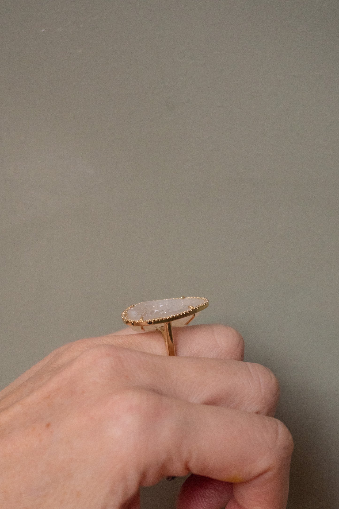 ROCKY ring, vanilla (yellow gold)