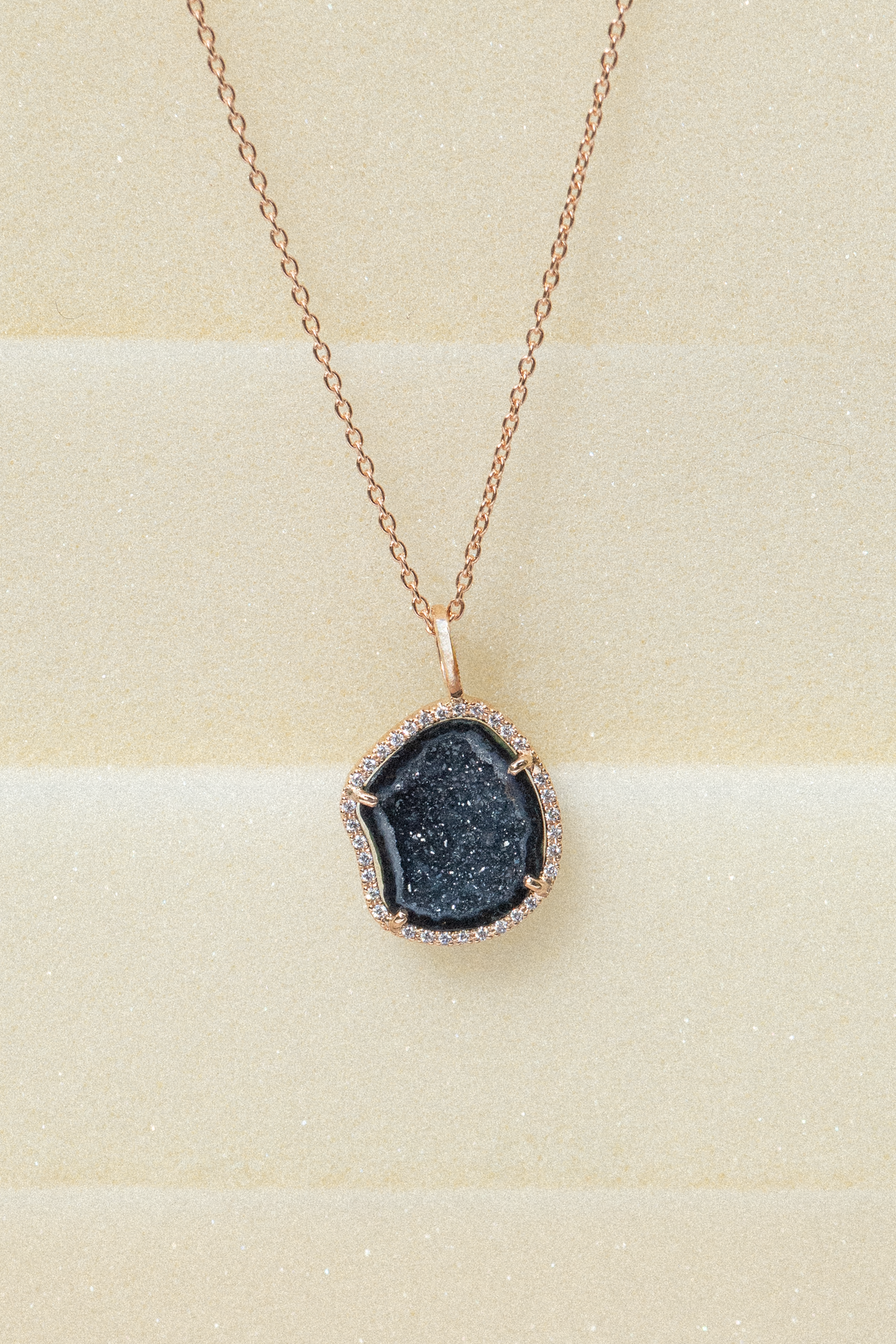 LOUISE pendant, black