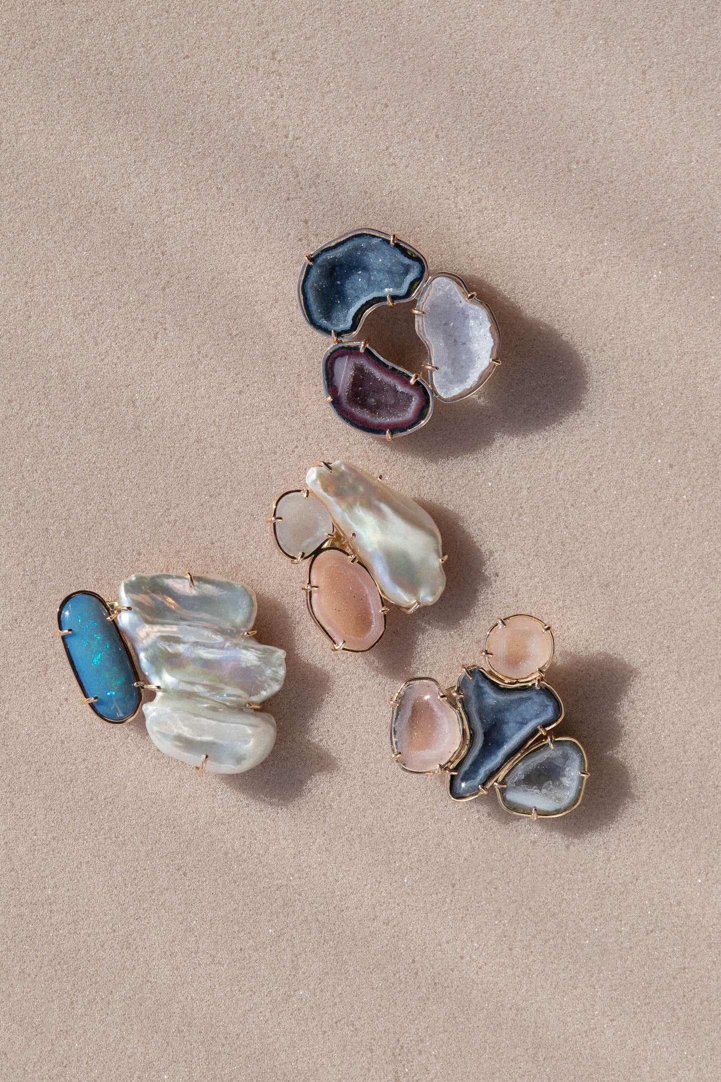 BROOCH, blue pink