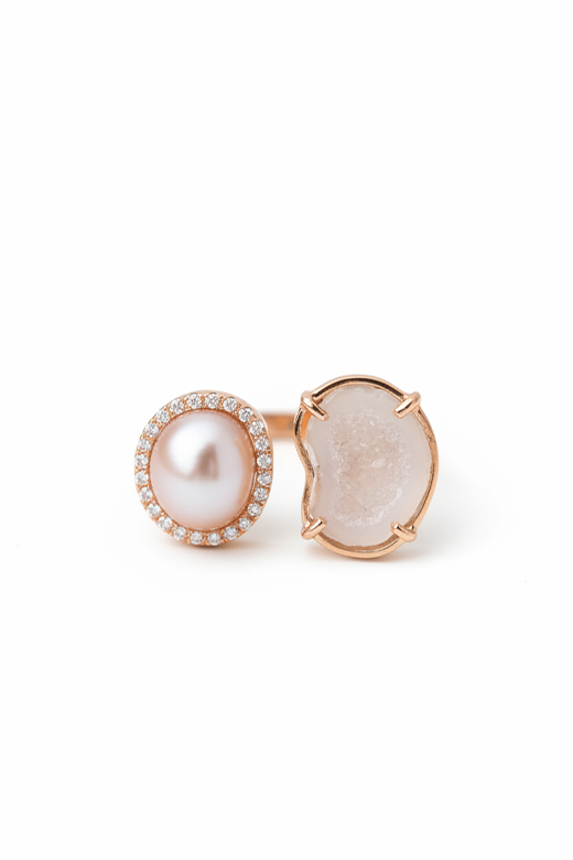 Gaia ring, pearl pink
