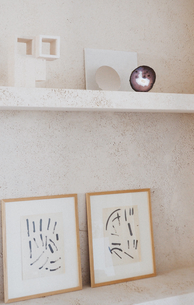 Embrace, taupe/white