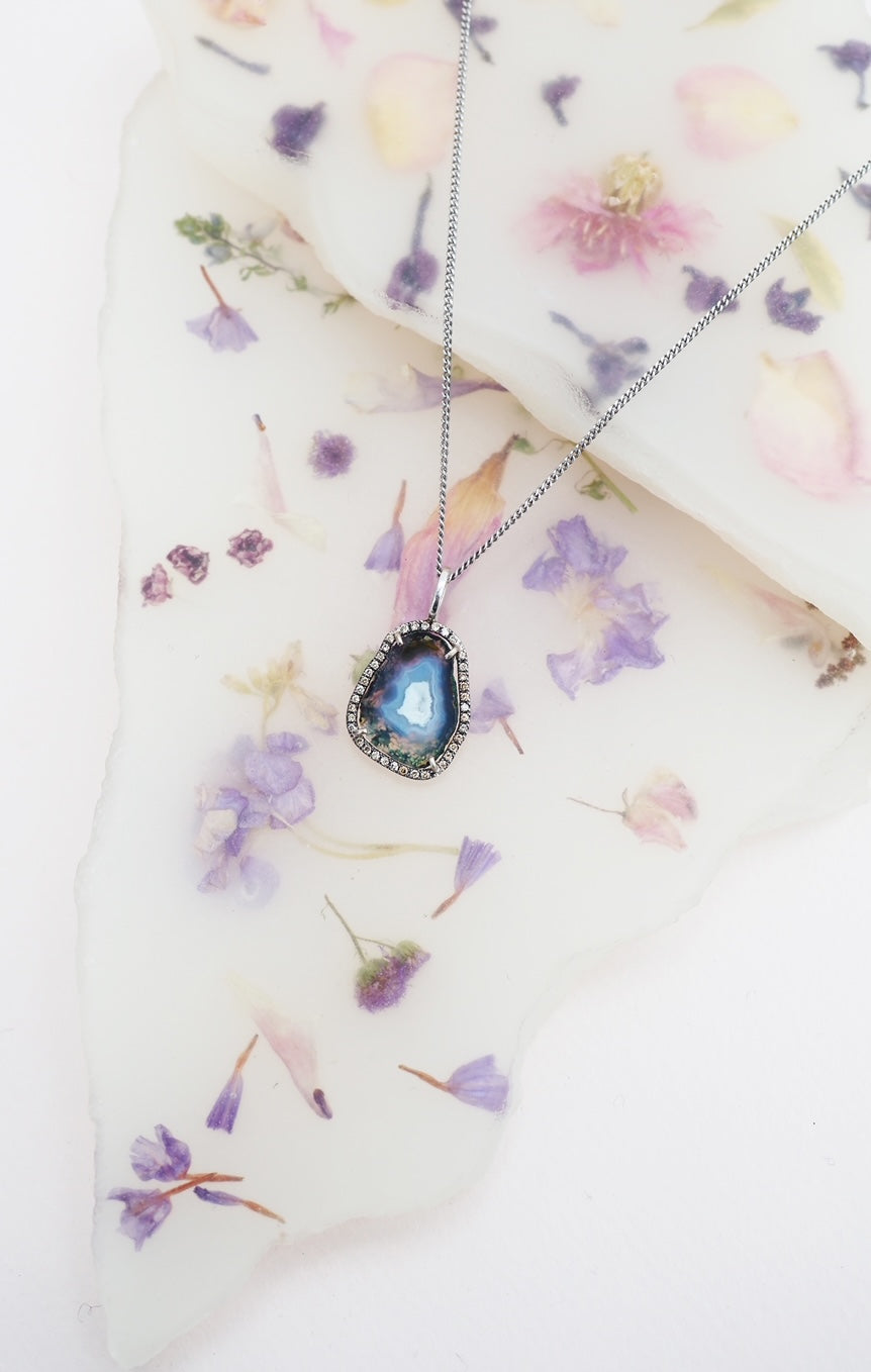 LOUISE Pendant, blue, white gold