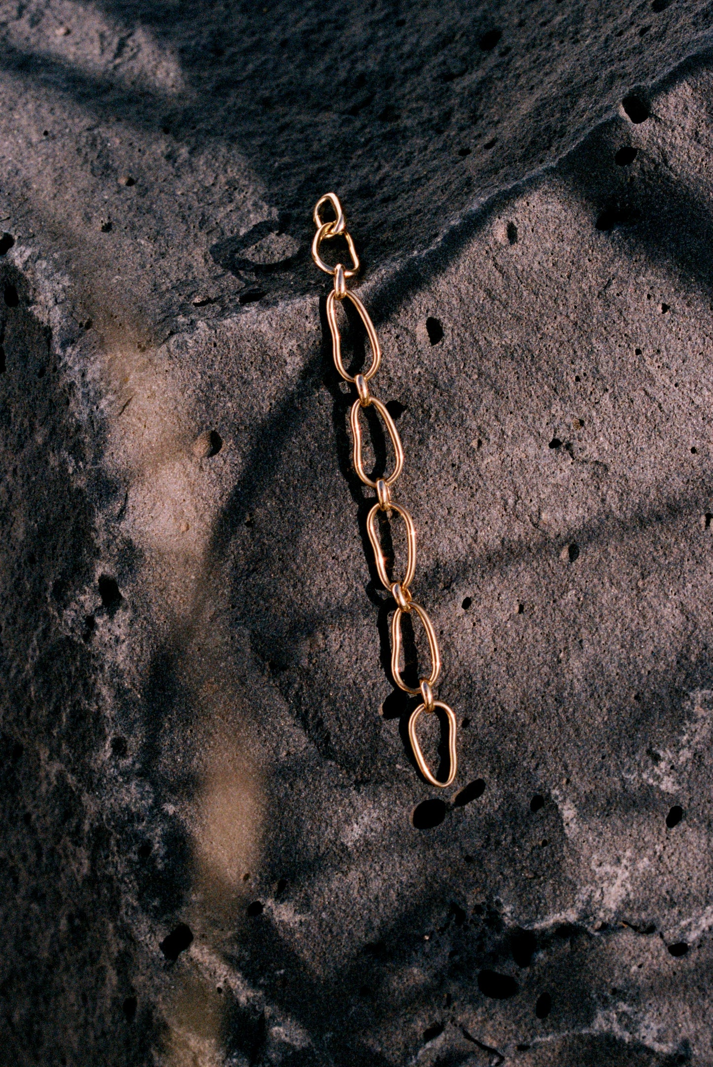 Objet trouvé N°4, Aurea bracelet