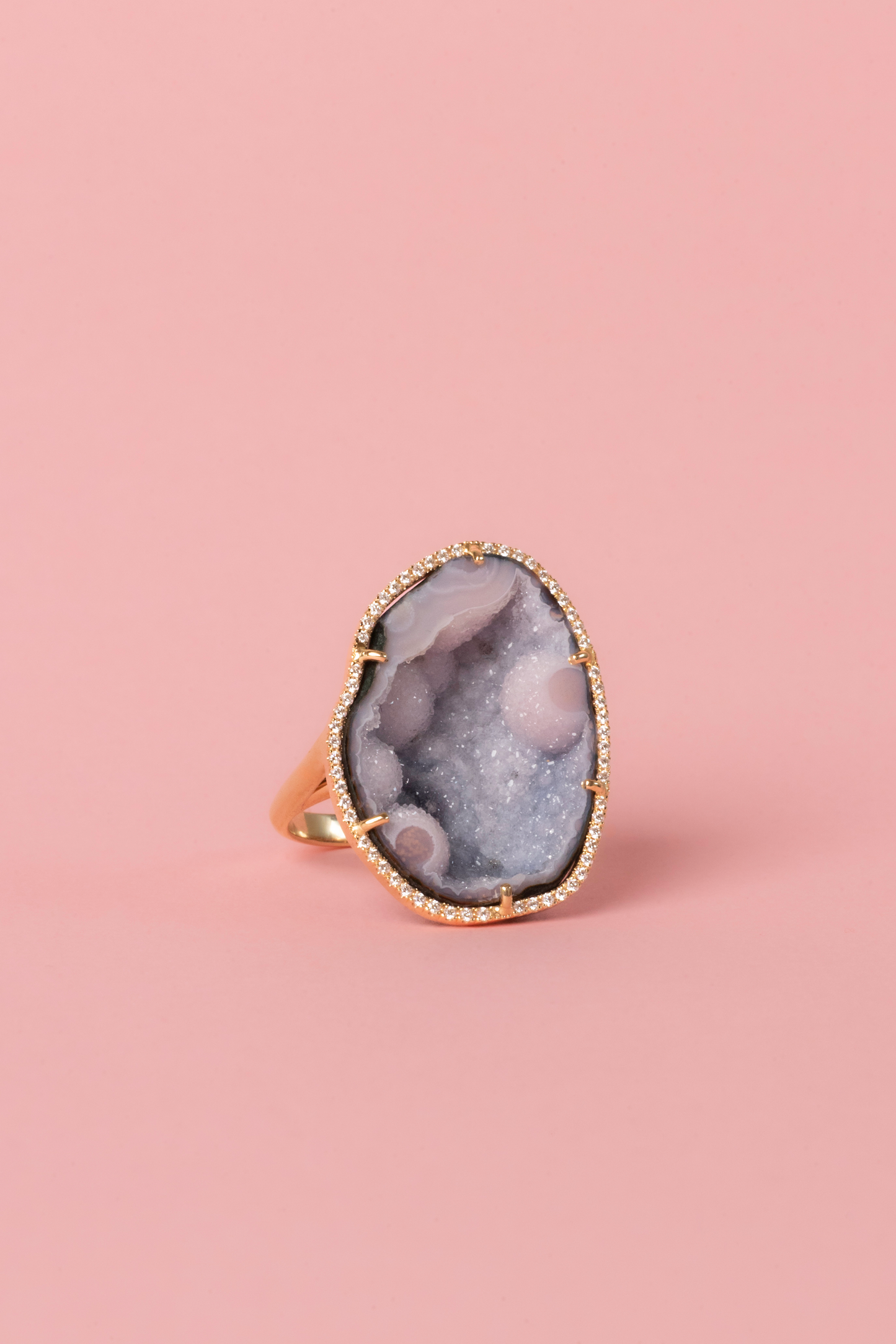 Rocky ring, lavender blush