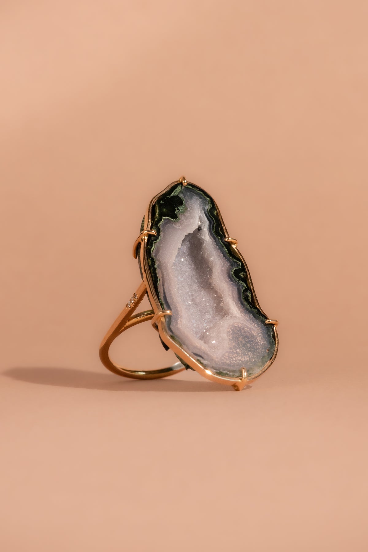 Atlas ring, Violet