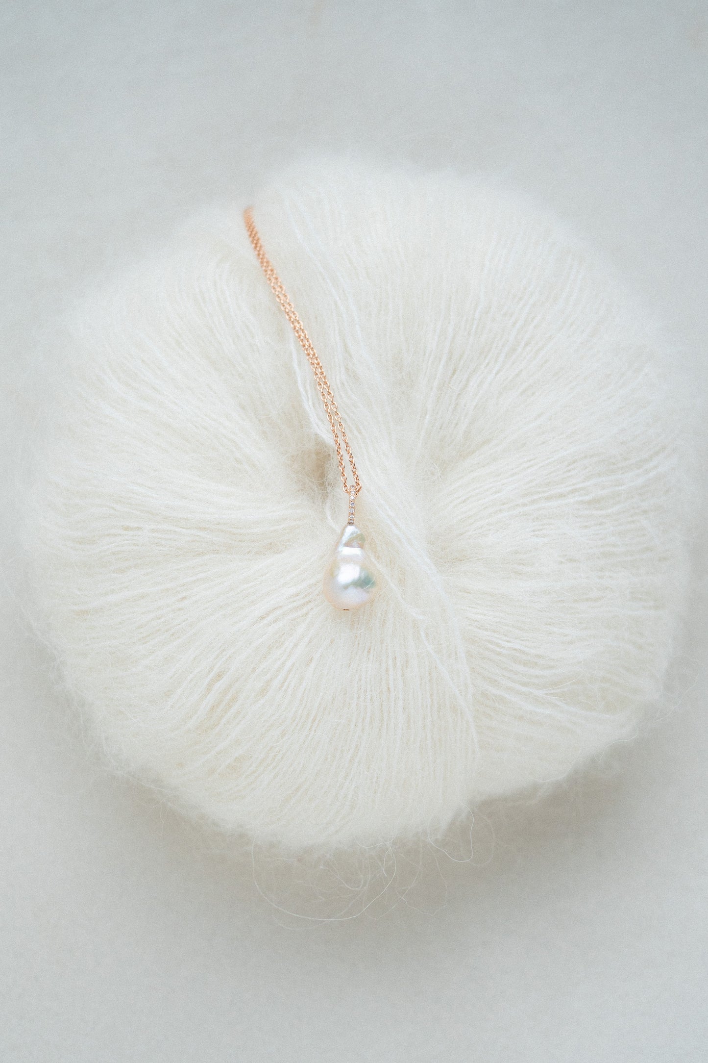 Perla pendant, white