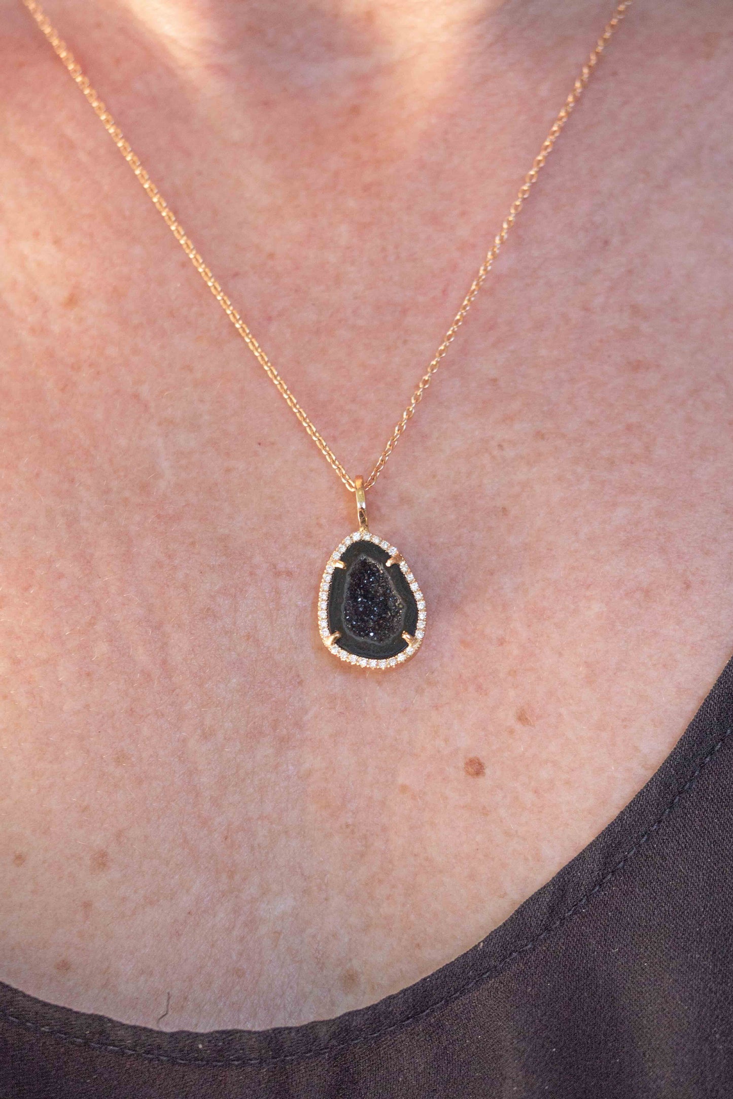 LOUISE pendant, Raven black