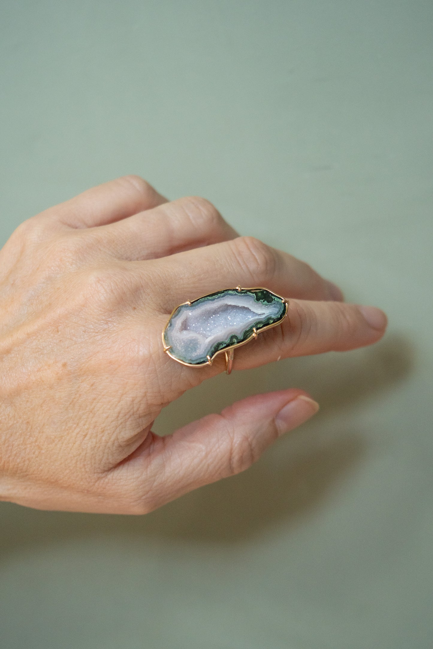 Atlas ring, Violet