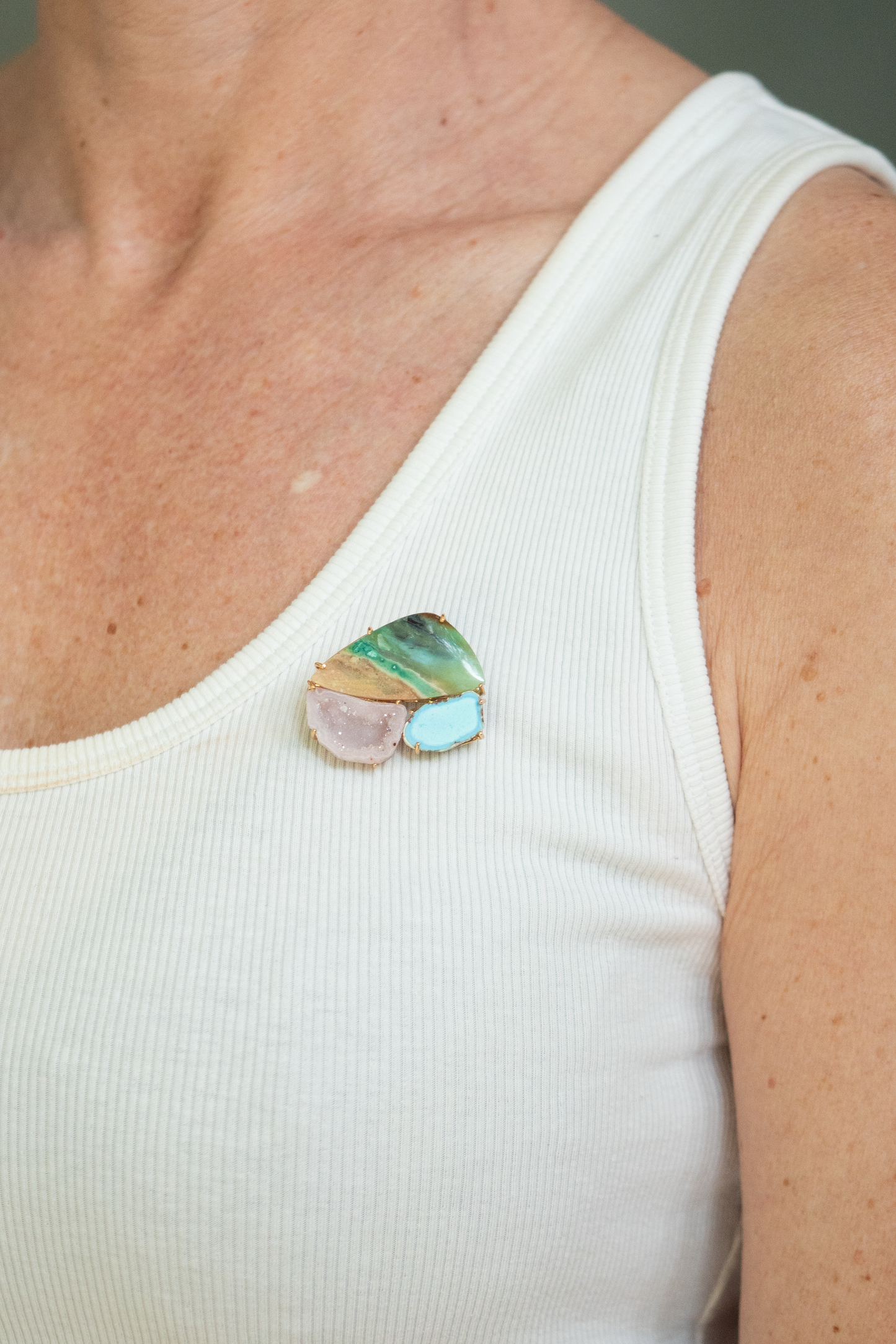 BROOCH